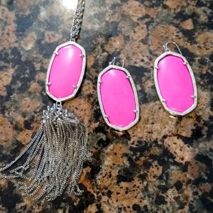 Kendra Scott necklace and earrings